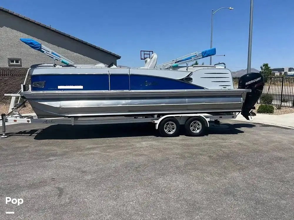 2018 Avalon 2385 ql catalina super clean