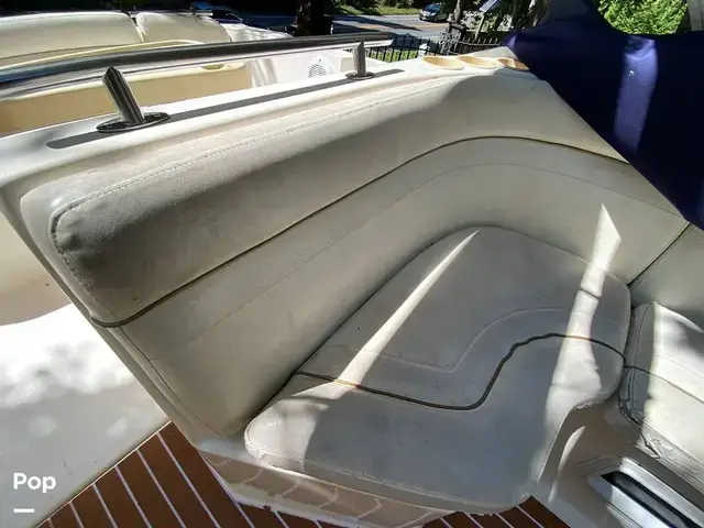 Rinker Fiesta Vee 270