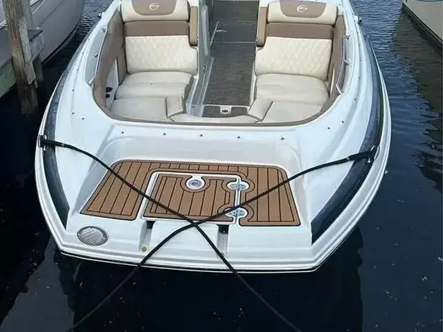 Crownline e280xs