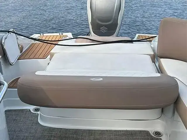 Crownline e280xs