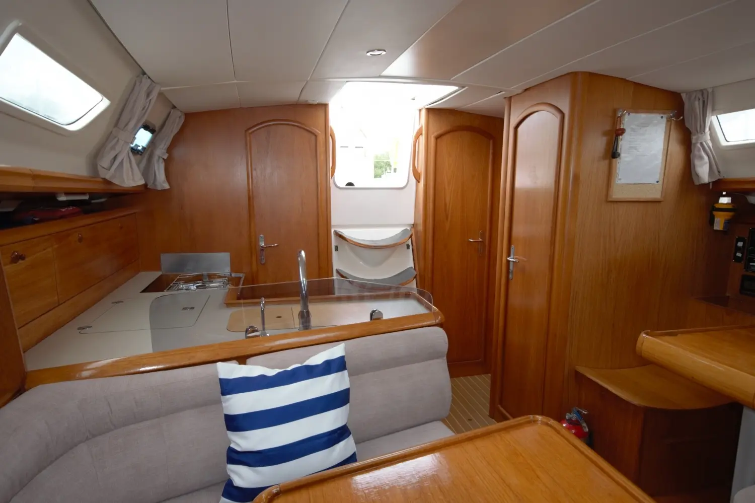 2000 Jeanneau sun odyssey 37