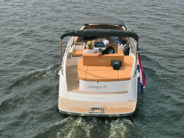 Interboat Intender 850