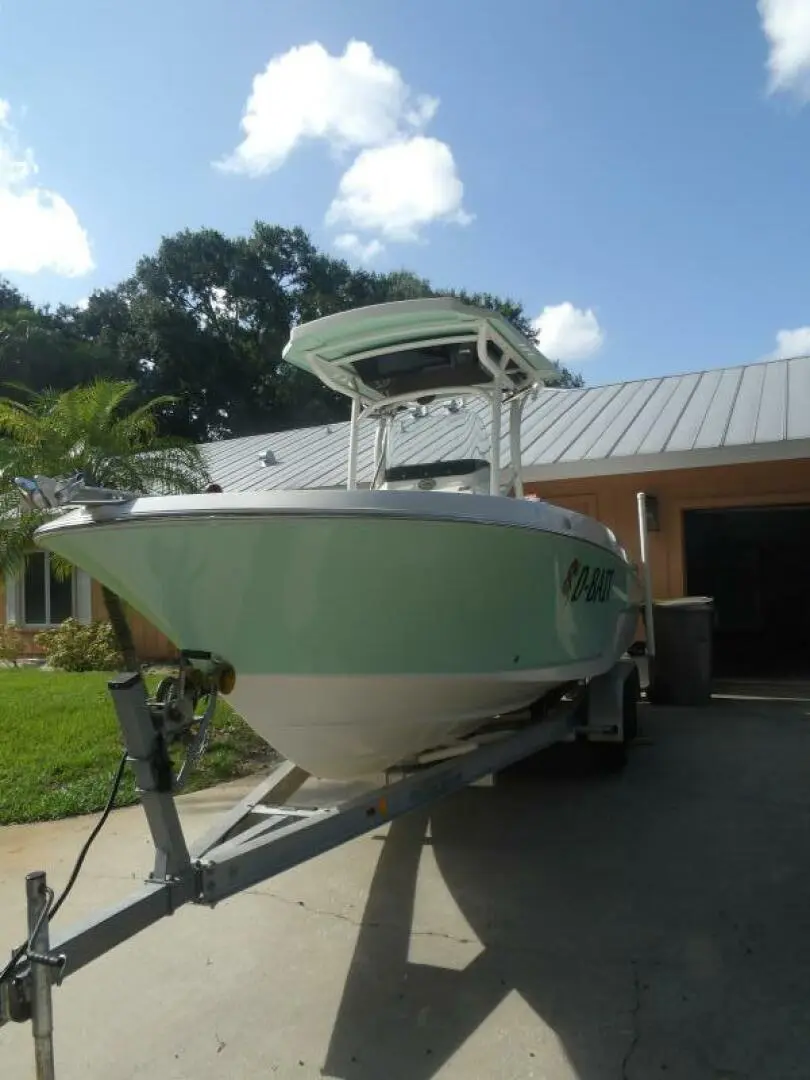 2018 Wellcraft 222 fisherman