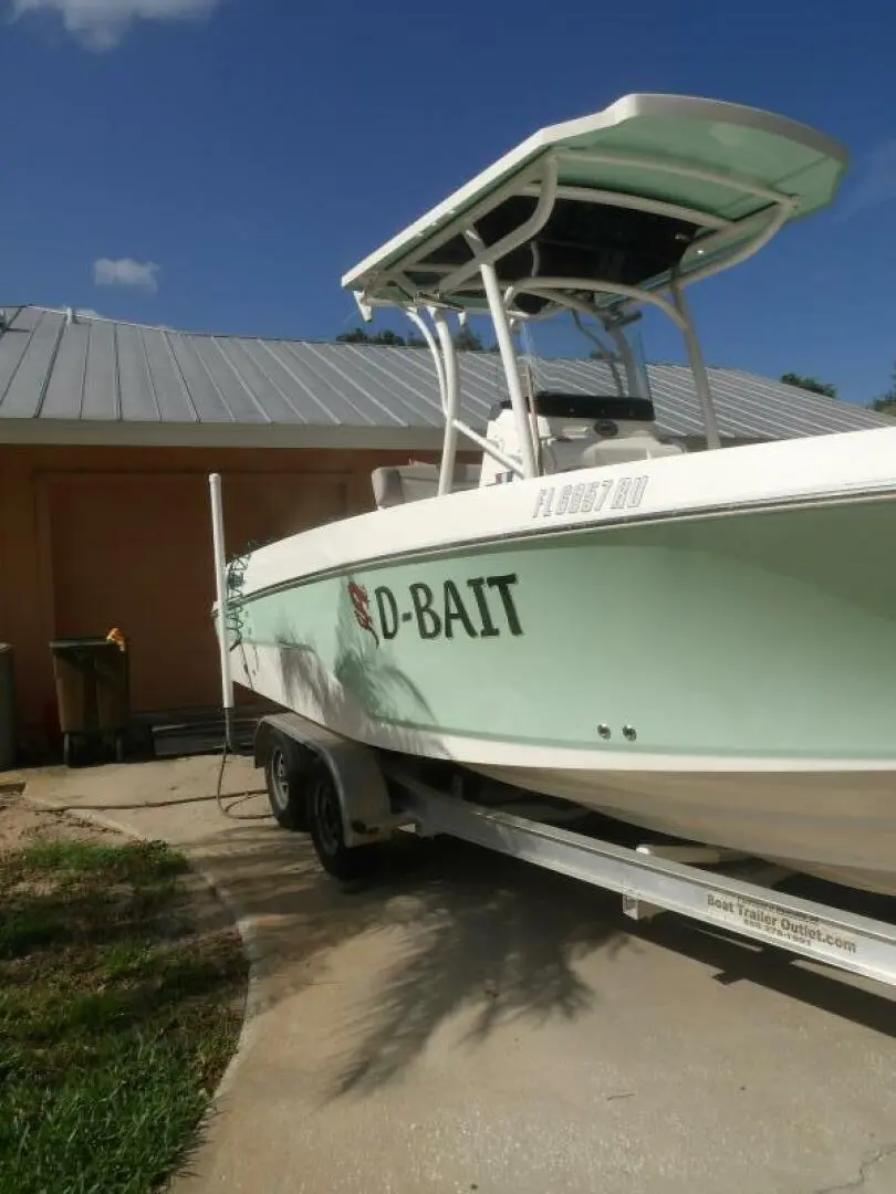 2018 Wellcraft 222 fisherman