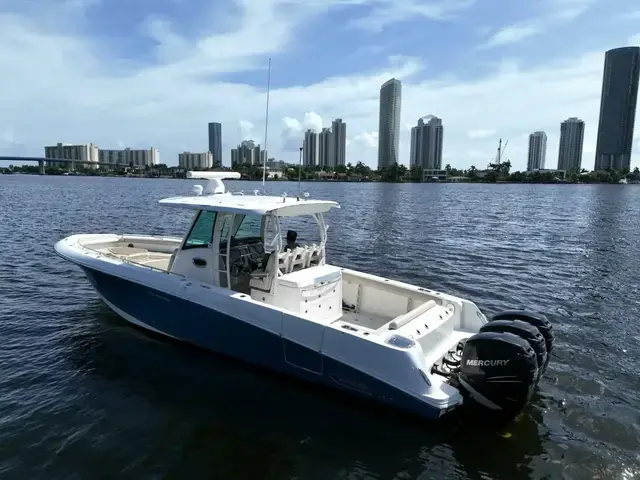 Boston Whaler 350 Outrage