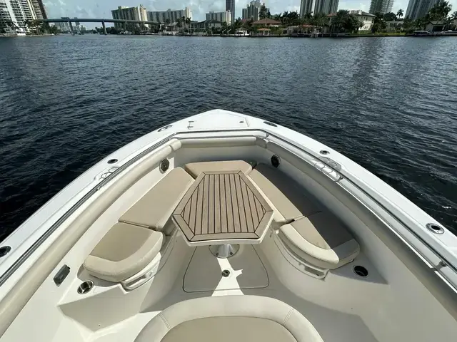 Boston Whaler 350 Outrage