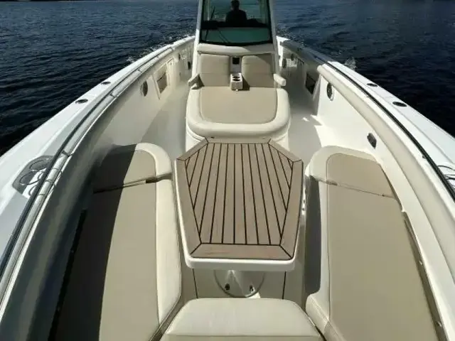 Boston Whaler 350 Outrage