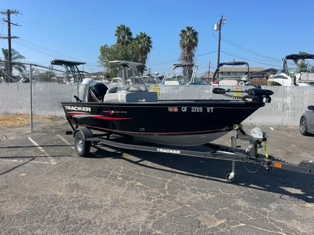 2019 Tracker pro guide™ v-16 sc