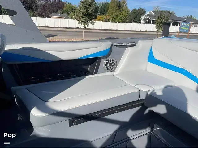 Axis Boats T22