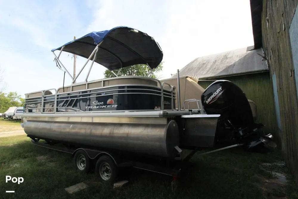 2021 Sun Tracker party barge 22 xp3