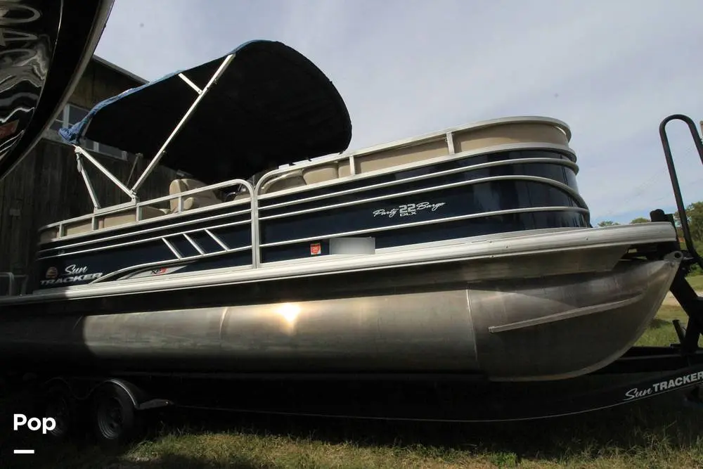 2021 Sun Tracker party barge 22 xp3