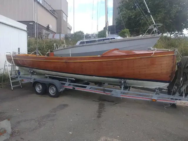 Classic 25' Motor Launch