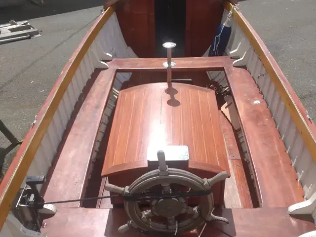 Classic 25' Motor Launch