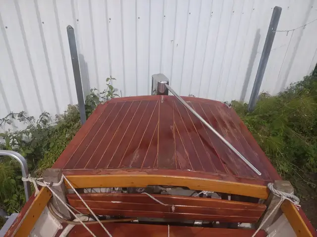 Classic 25' Motor Launch