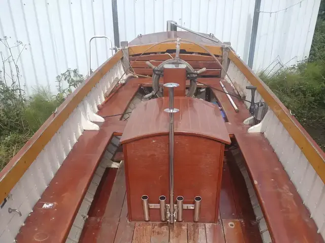 Classic 25' Motor Launch