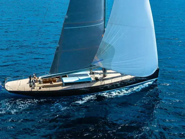 KM YACHTBUILDERS Custom