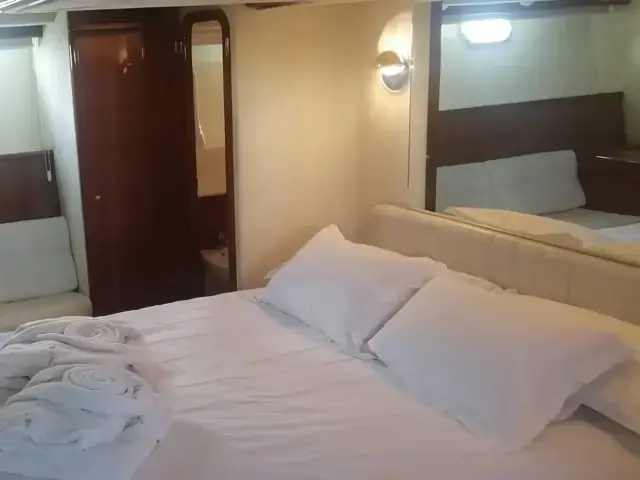 Ferretti Yachts 68