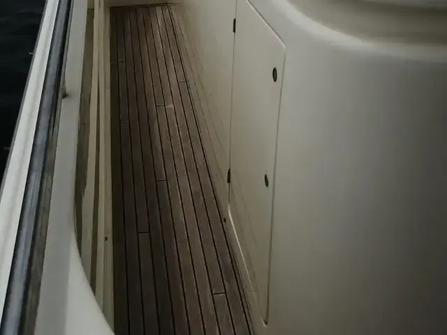 Ferretti Yachts 68