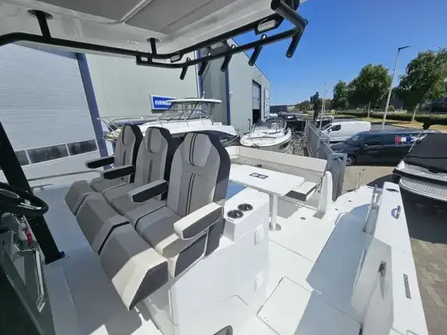 Jeanneau Cap Camarat 10.5 Center Console