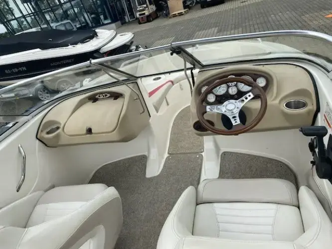 2008 Glastron gts 185 bowrider