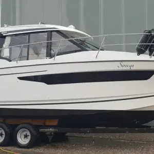 2022 Jeanneau Merry Fisher 895 offshore met Joystick Suzuki Electric steer by wire Stuursysteem