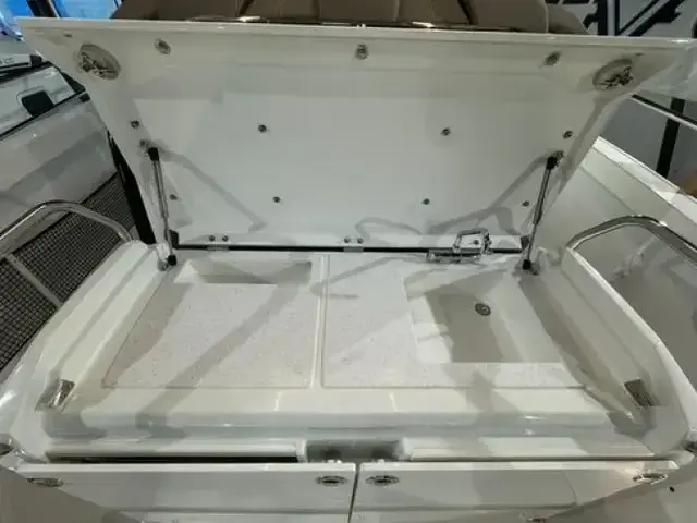 Jeanneau 9.0 Center Console