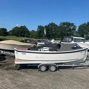  Maxima boats 650 Flying Lounge met boegschroef