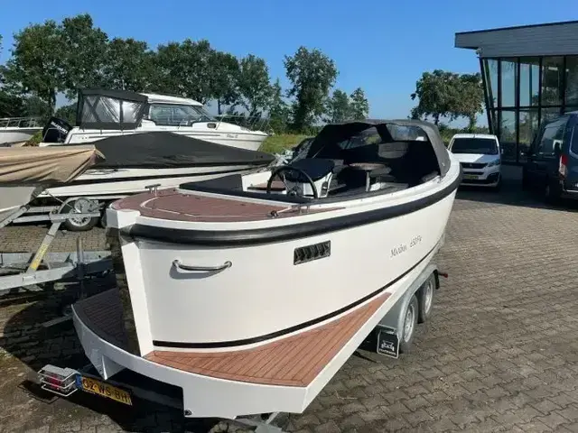 Maxima boats 650 Flying Lounge met boegschroef