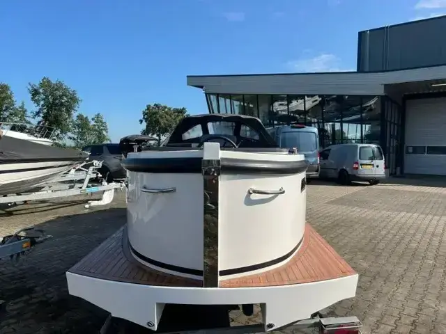 Maxima boats 650 Flying Lounge met boegschroef