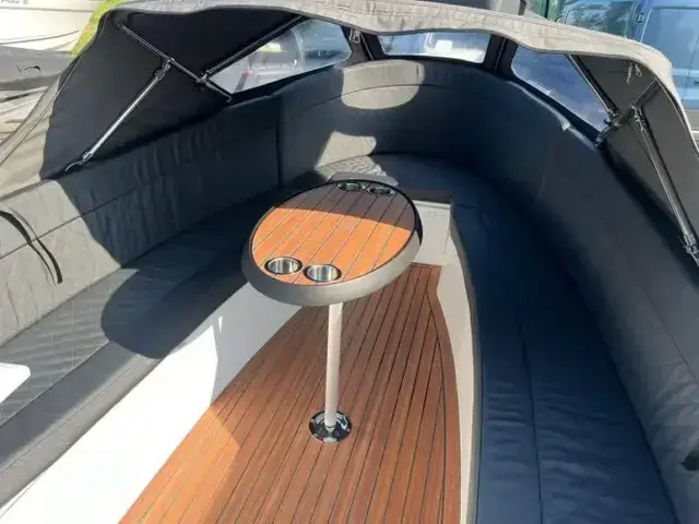 Maxima boats 650 Flying Lounge met boegschroef