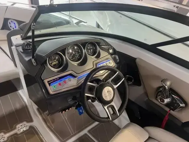 Monterey 218 Super Sport bowrider