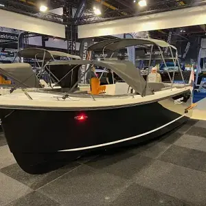  CLEVER 63 Tender