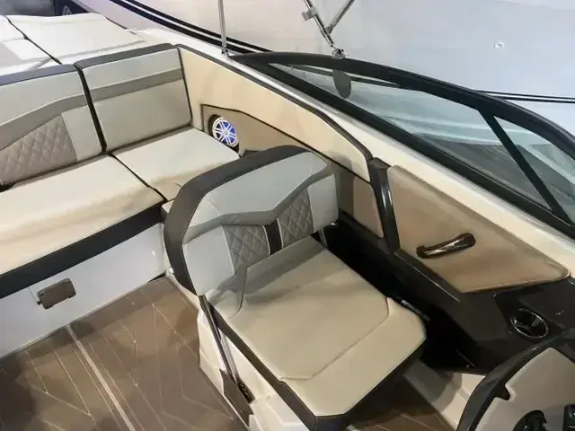 Monterey 218 Super Sport bowrider