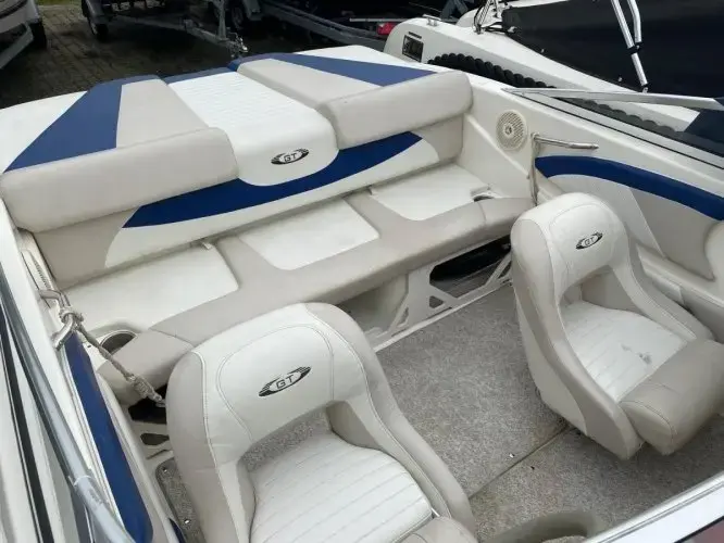 2007 Glastron gt 185 bowrider