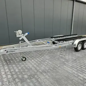  Vlemmix Boottrailers F 2700 kg. Balken trailer met Wegklapbare LED verlichting