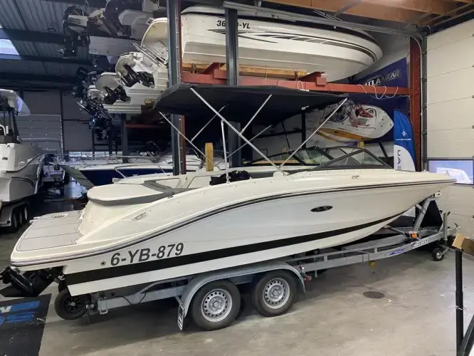 2017 Sea Ray 210 spx