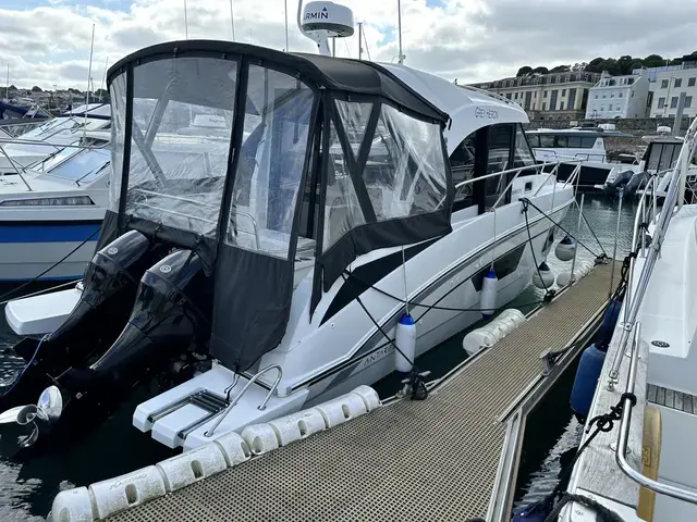 Beneteau Antares 9