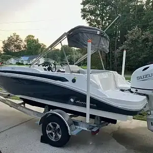 2023 Hurricane SunDeck Sport SS 185 OB