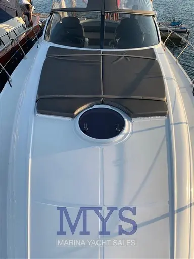 2006 Pershing 37' cabin