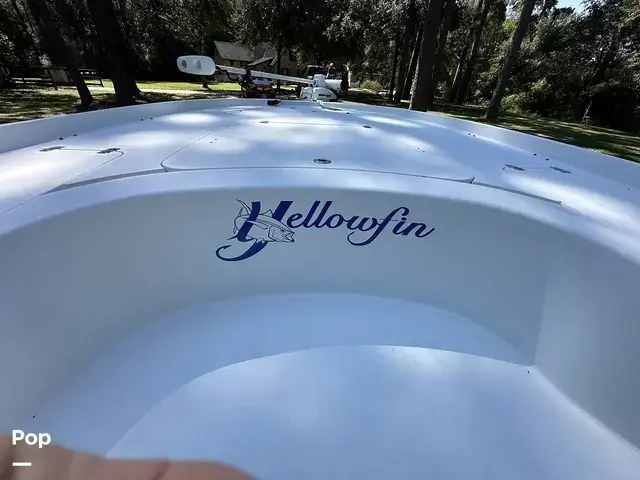 Yellowfin 24 Bay