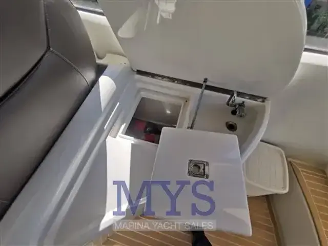 Pershing 37' Cabin