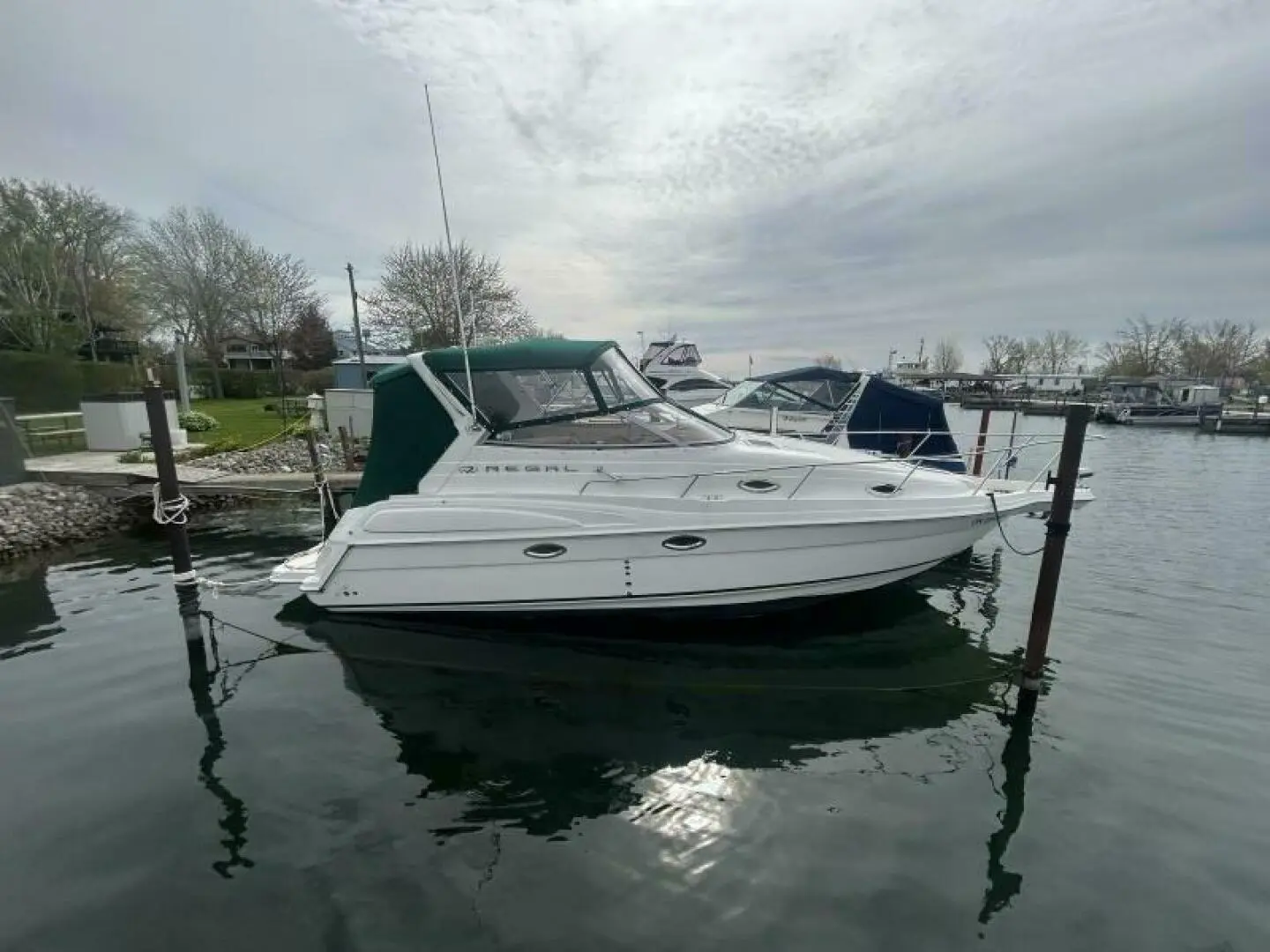 2003 Regal 2860 commodore