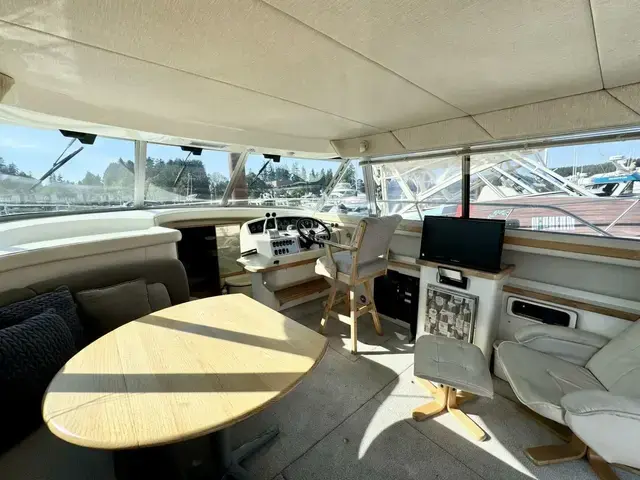 Sea Ray 370 Sedan Bridge