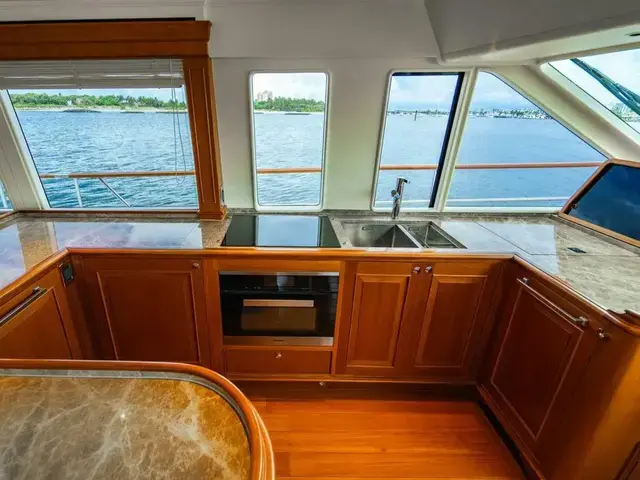 Hunt Yachts Ocean 76