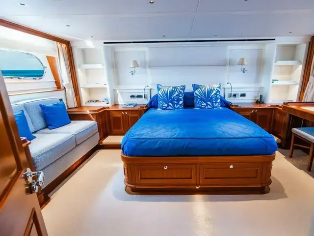 Hunt Yachts Ocean 76