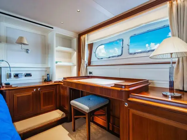 Hunt Yachts Ocean 76