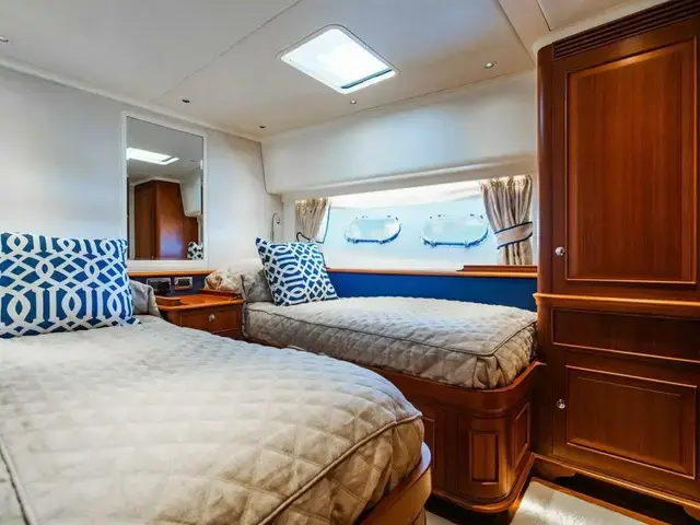 Hunt Yachts Ocean 76