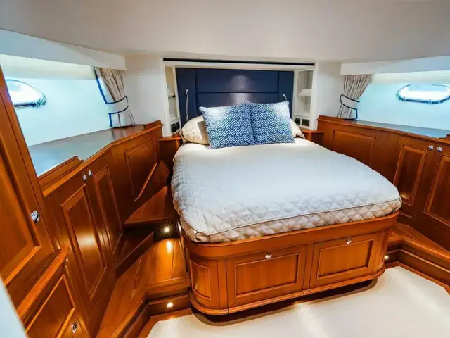 Hunt Yachts Ocean 76