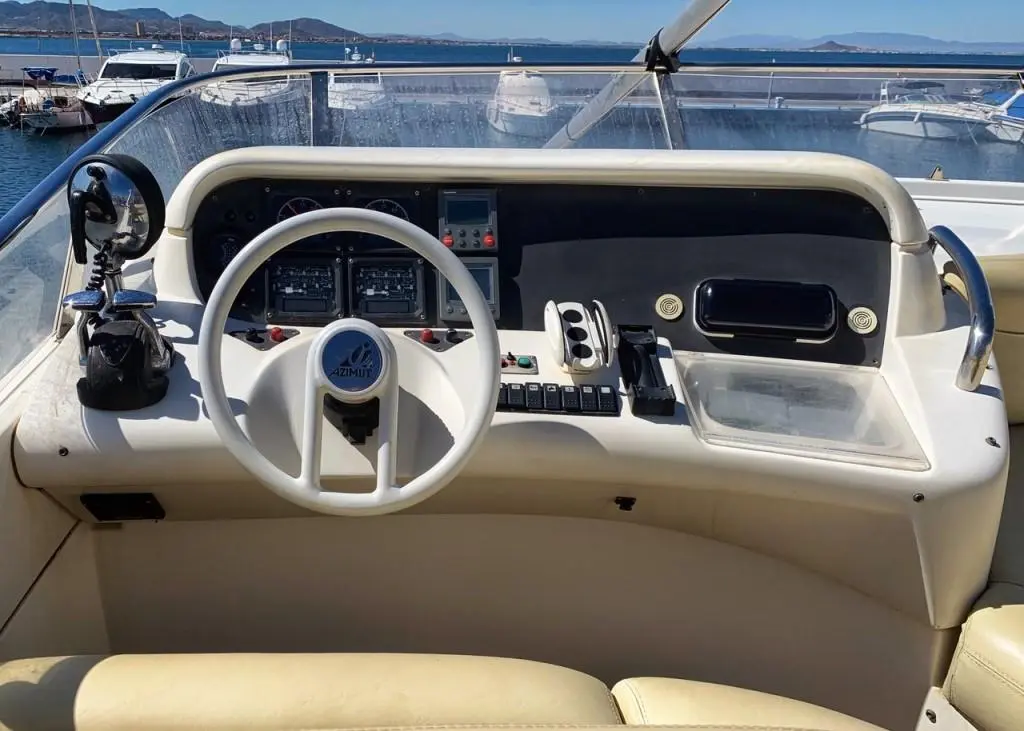 2003 Azimut 55