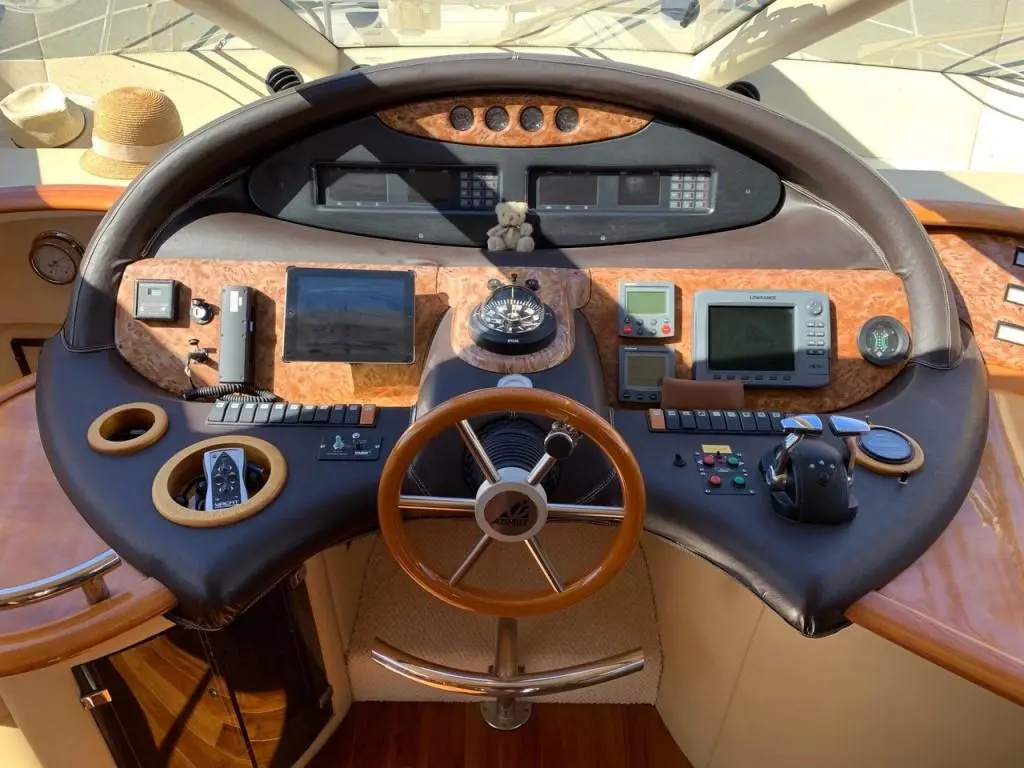 2003 Azimut 55